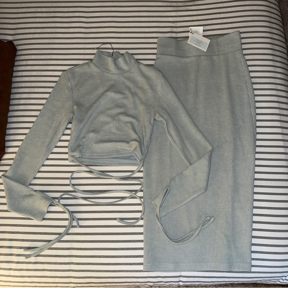 Byegreis 2 Piece Skirt Long Sleeve Crop Top Set NWT S